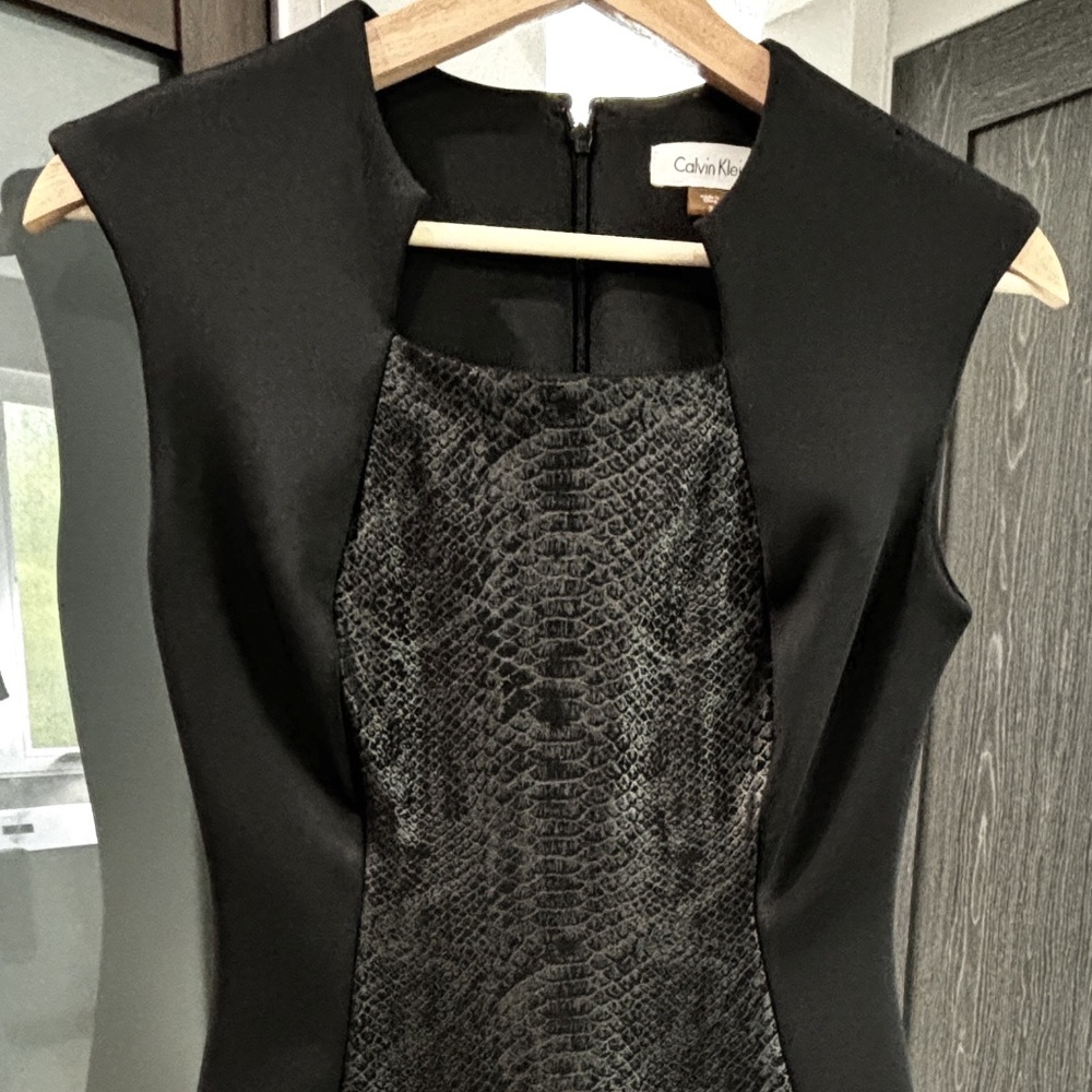 Calvin Klein Scuba Sheath Dress - Black w/Python Print Front Panel Size 2 - Picture 7 of 11